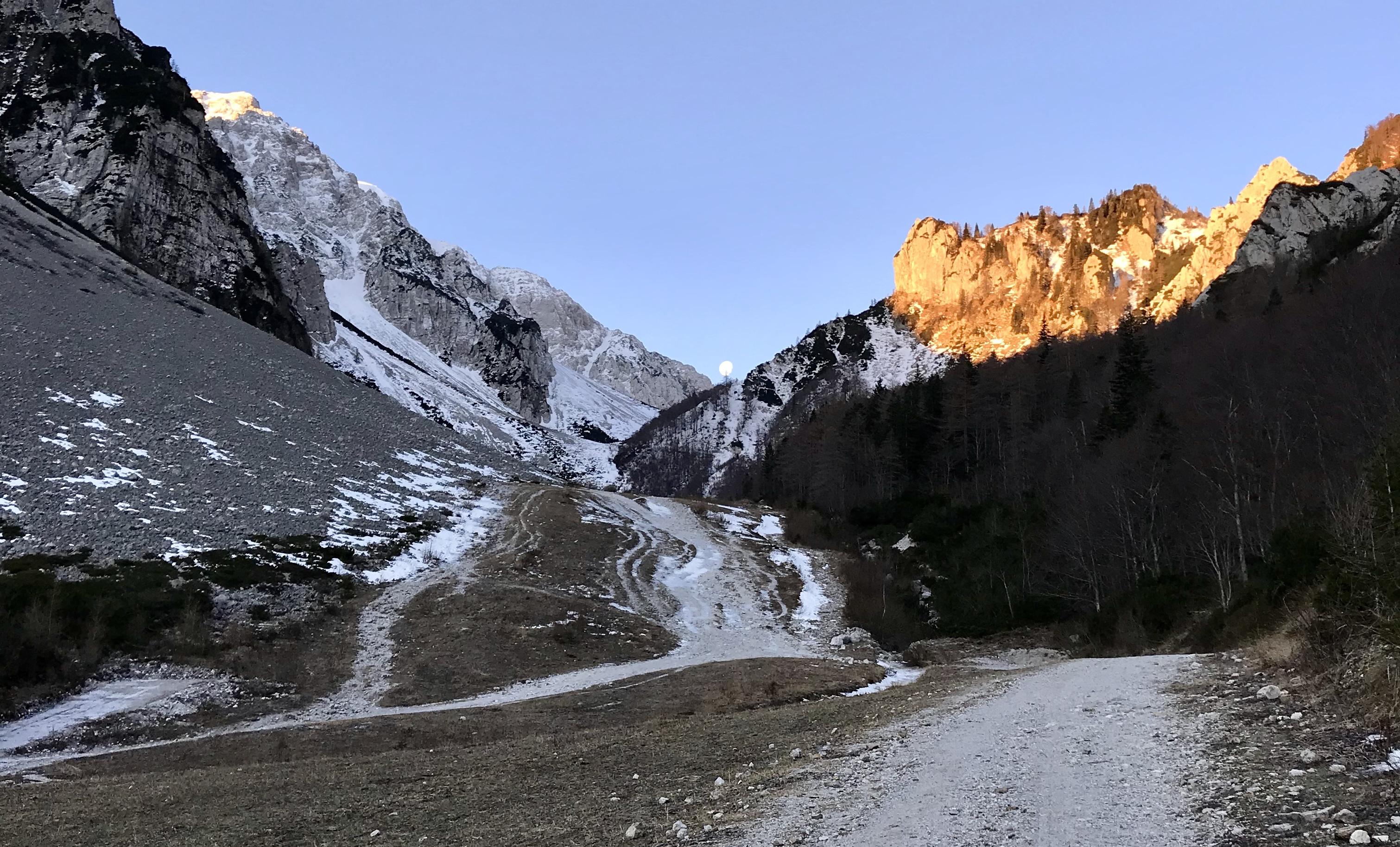 Pristop po Sestopni grapi